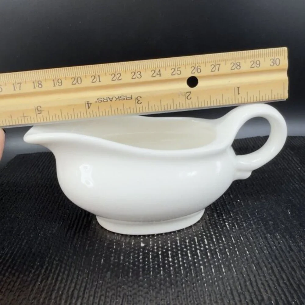 Vintage Pier 1 White Ceramic Stoneware Gravy Boat Sauce Salsa Dish Container VTG
